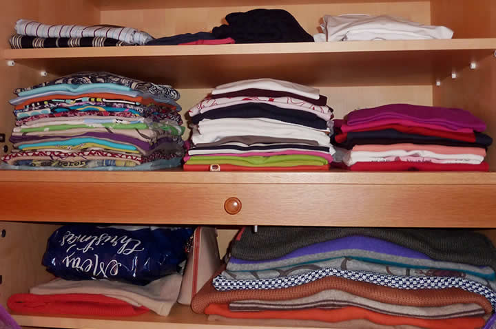 Desarrugadura de prendas inercial  